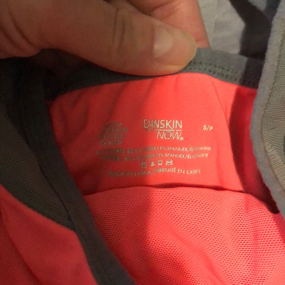 Sports bras - Picture 3 of 4